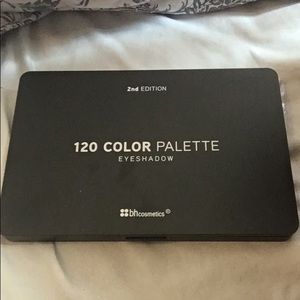 Bh cosmetics 2nd edition eyeshadow palette